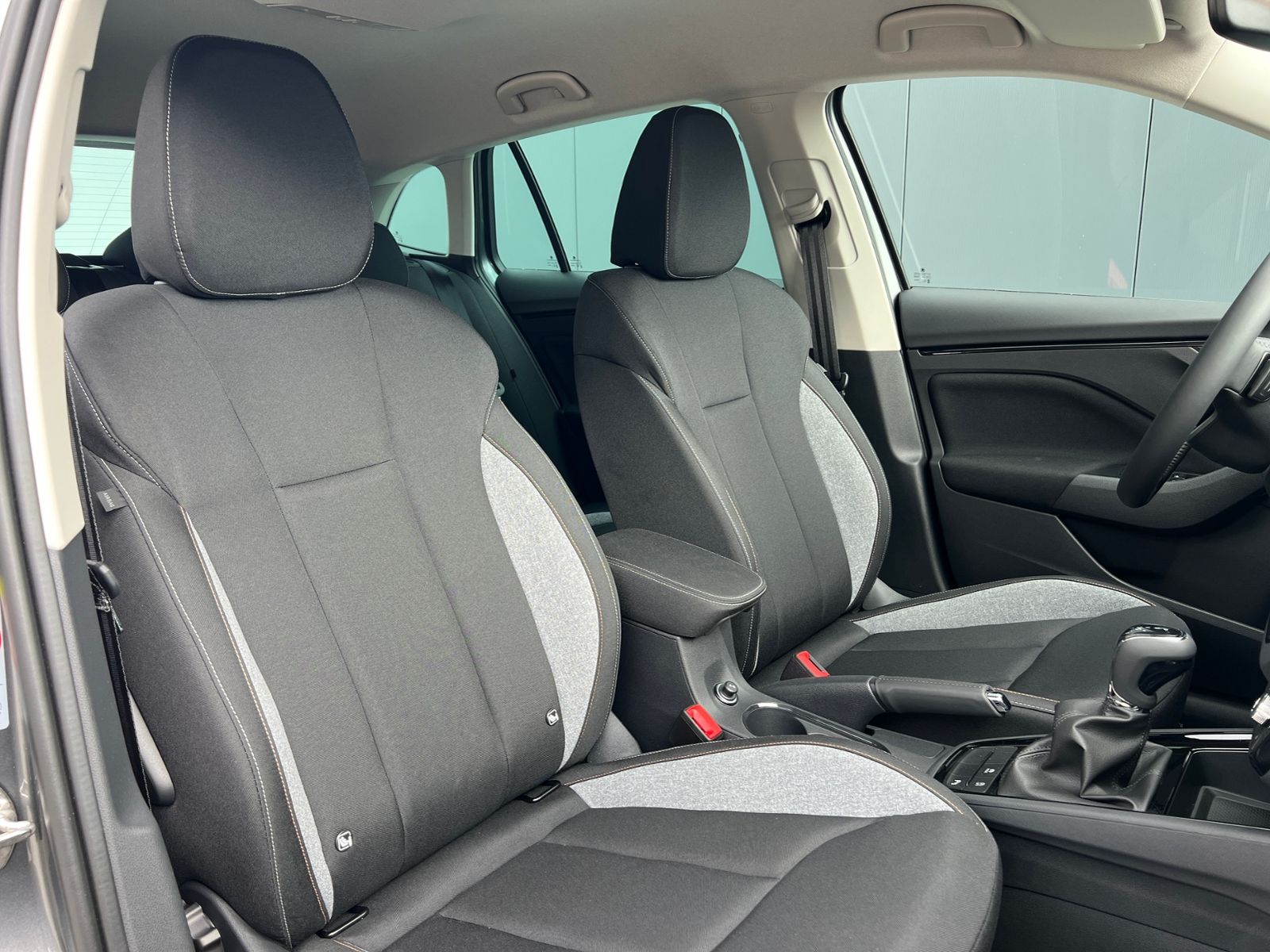 Fahrzeugabbildung SKODA Scala Selection 1.0 TSI DSG *ACC, Sitzhzg., 16'-