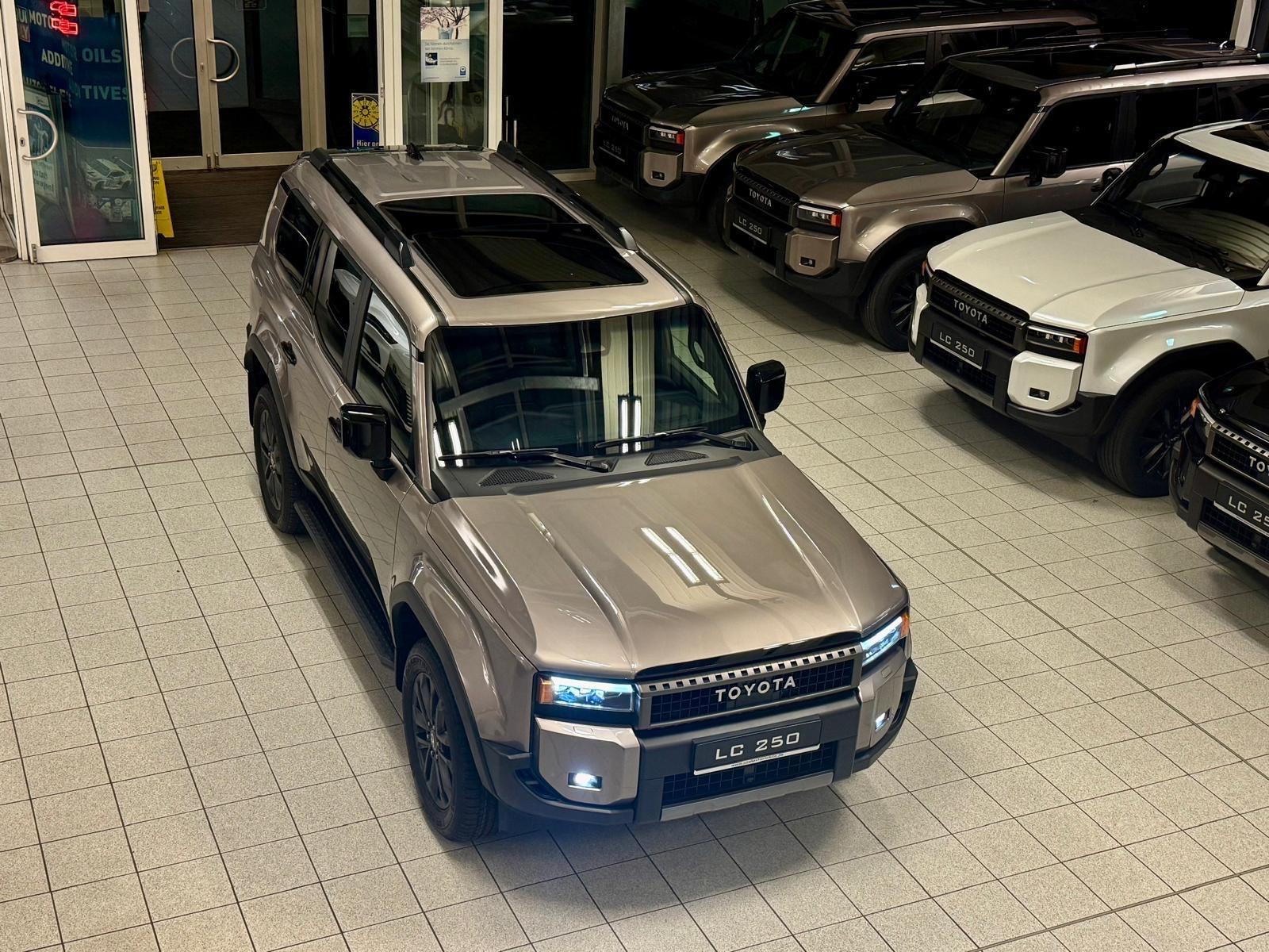 Toyota LC 250 - LOUNGE-MILD HYBRID-PANORAMA-HEAD UP