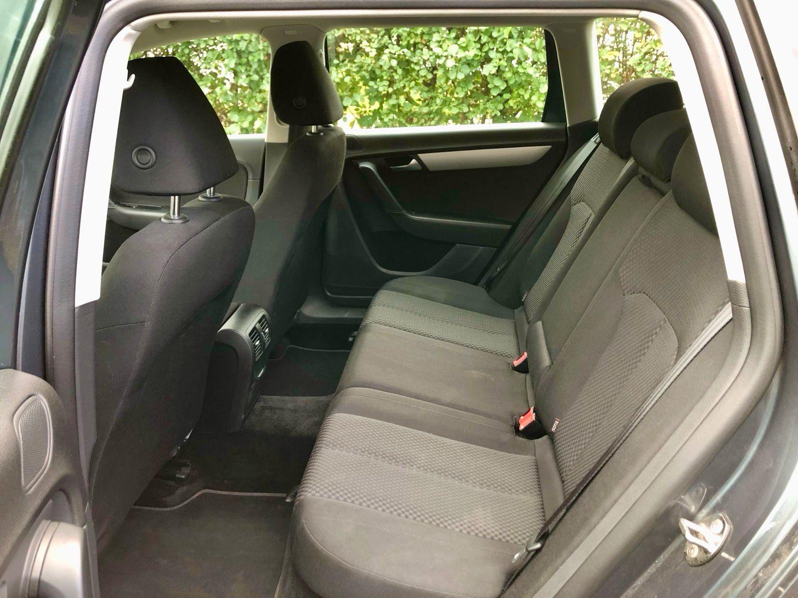 Volkswagen Passat 2011 — photo 13
