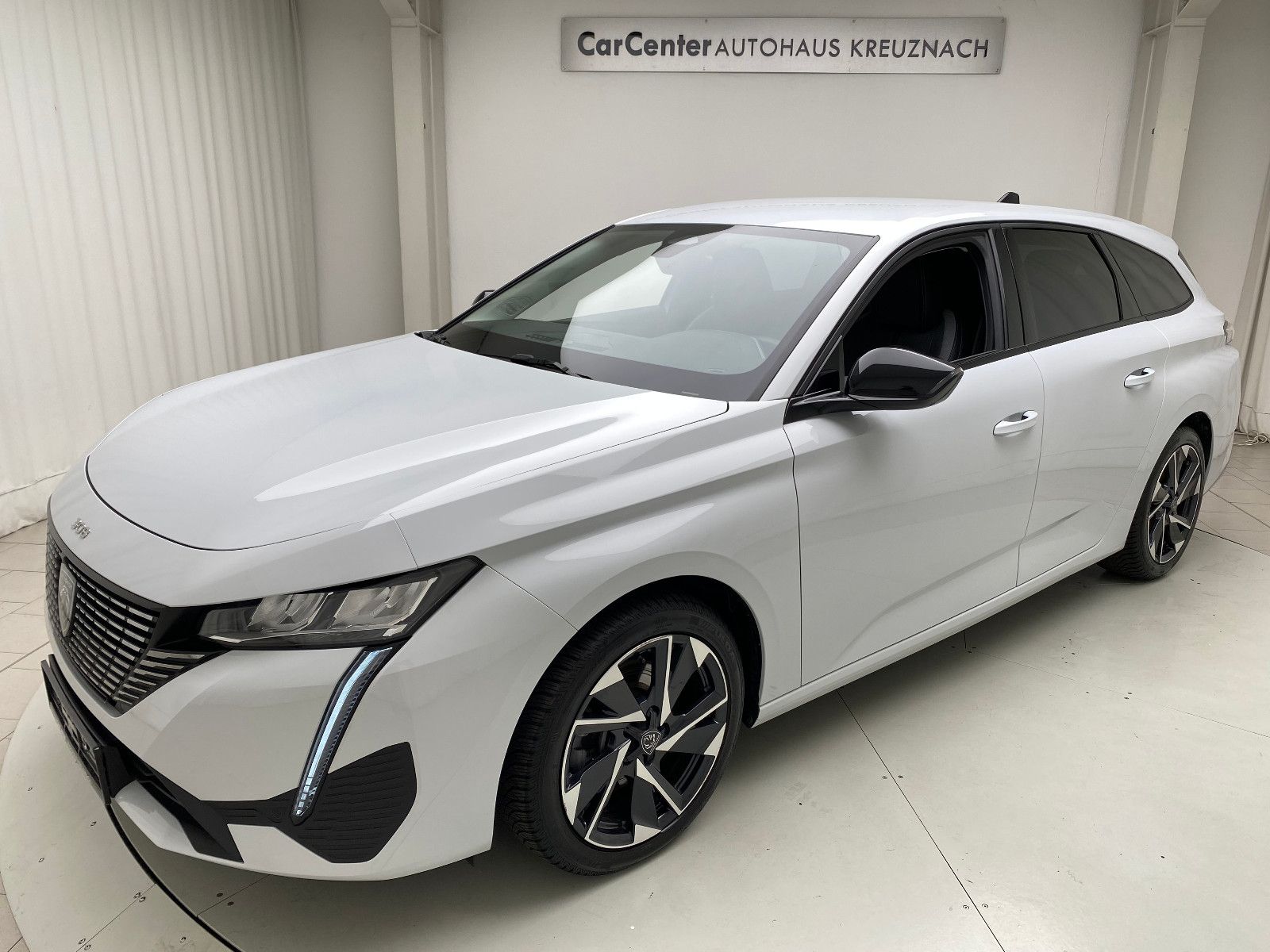 Peugeot 308 Hybrid 145 e-DSC6 Allure ACC Winterpaket LED imagem 3