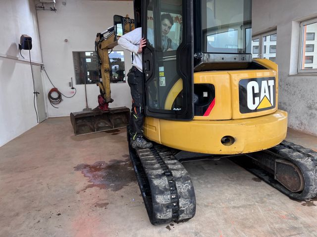 CAT 302.7DCR