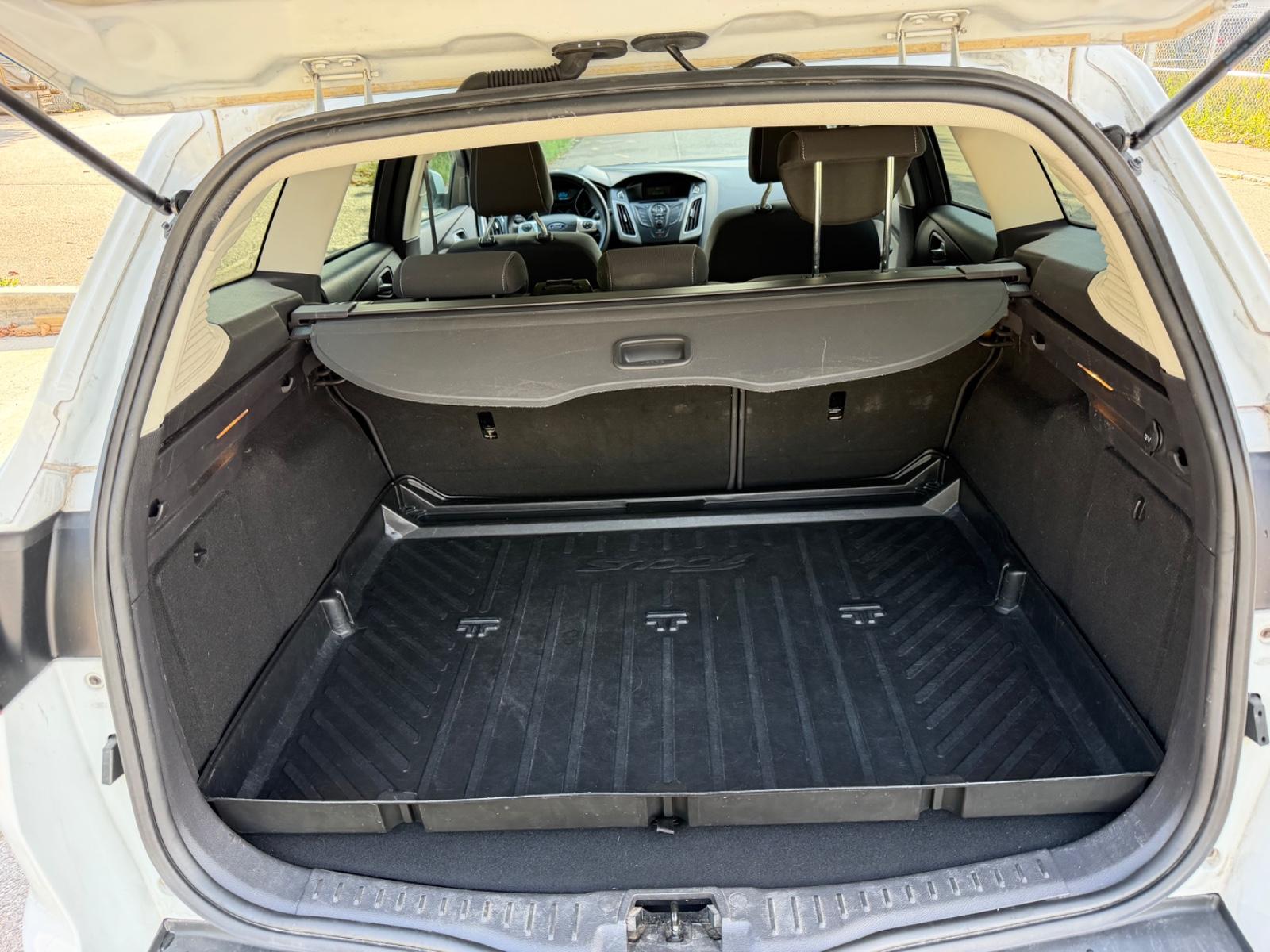 Ford Focus 2012 — photo 6