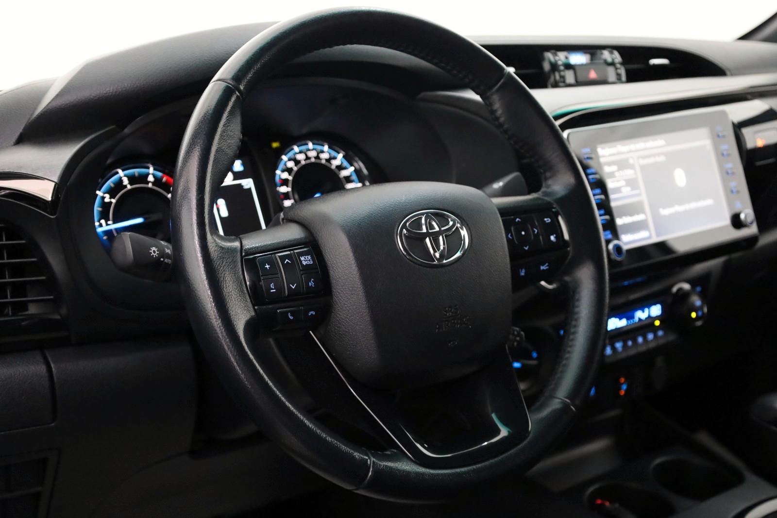 Toyota Hilux 2.8 D-4D Invincible, CarPlay, HardTop, AHK