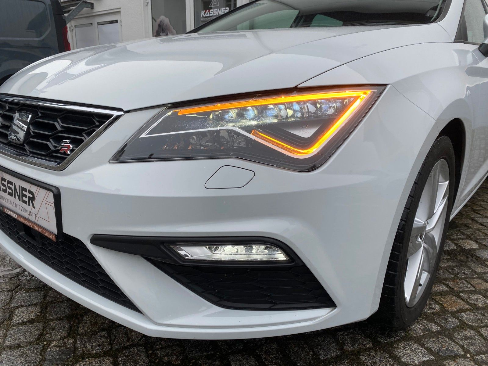 Fahrzeugabbildung SEAT Leon ST FR 1,5 TSI *Standheizung