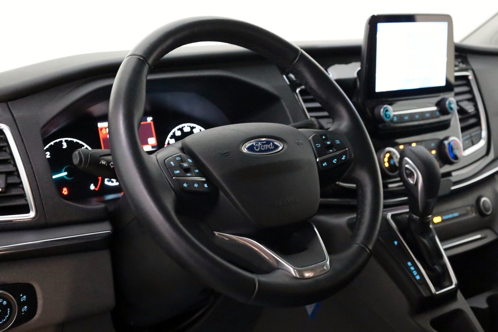 Fahrzeugabbildung Ford Transit Custom Titanium X Leder,Navi,ACC,8 Sitze