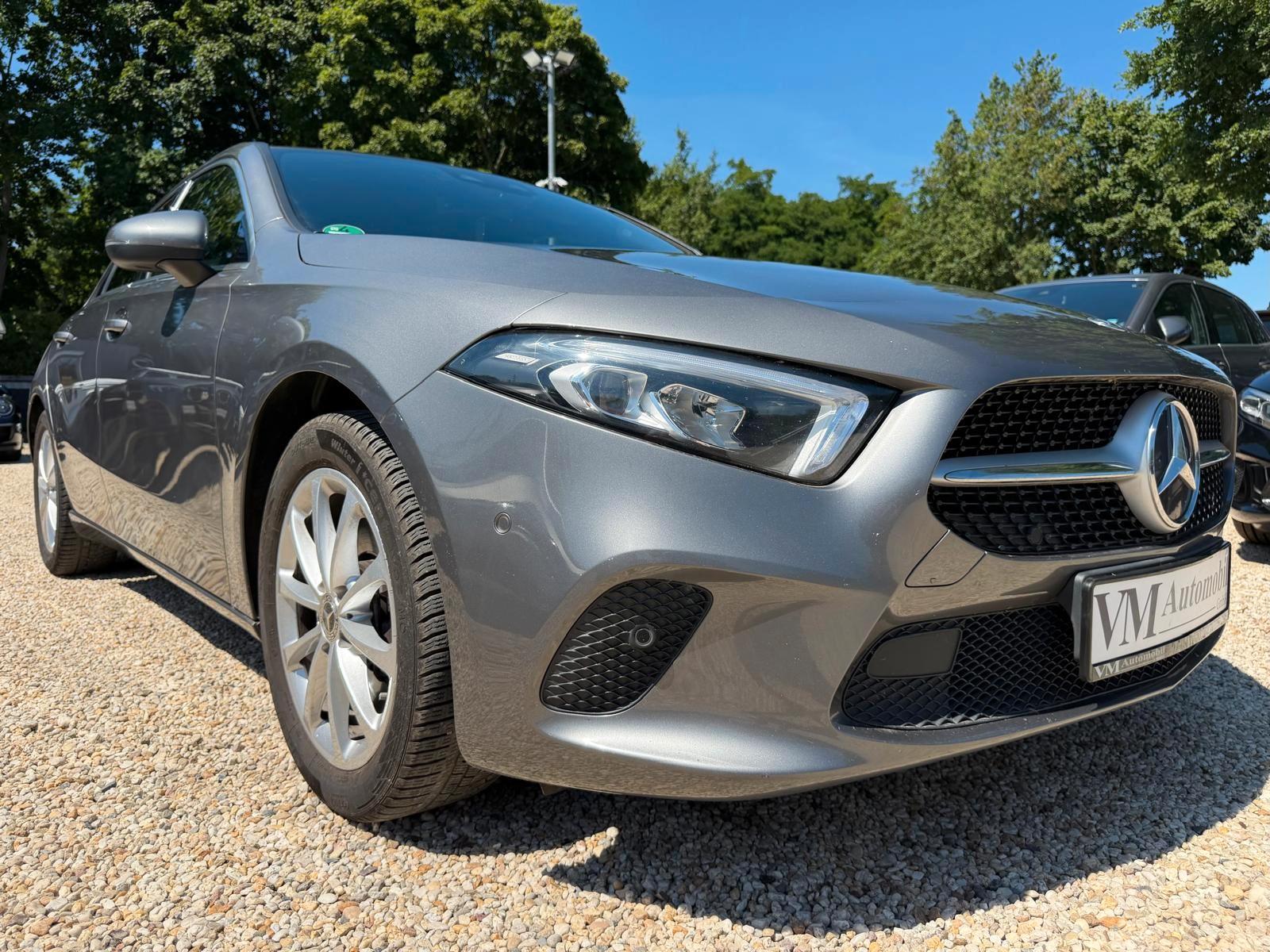 Mercedes-Benz A 250 DCT Kamera*Tempo*Navi*Memory