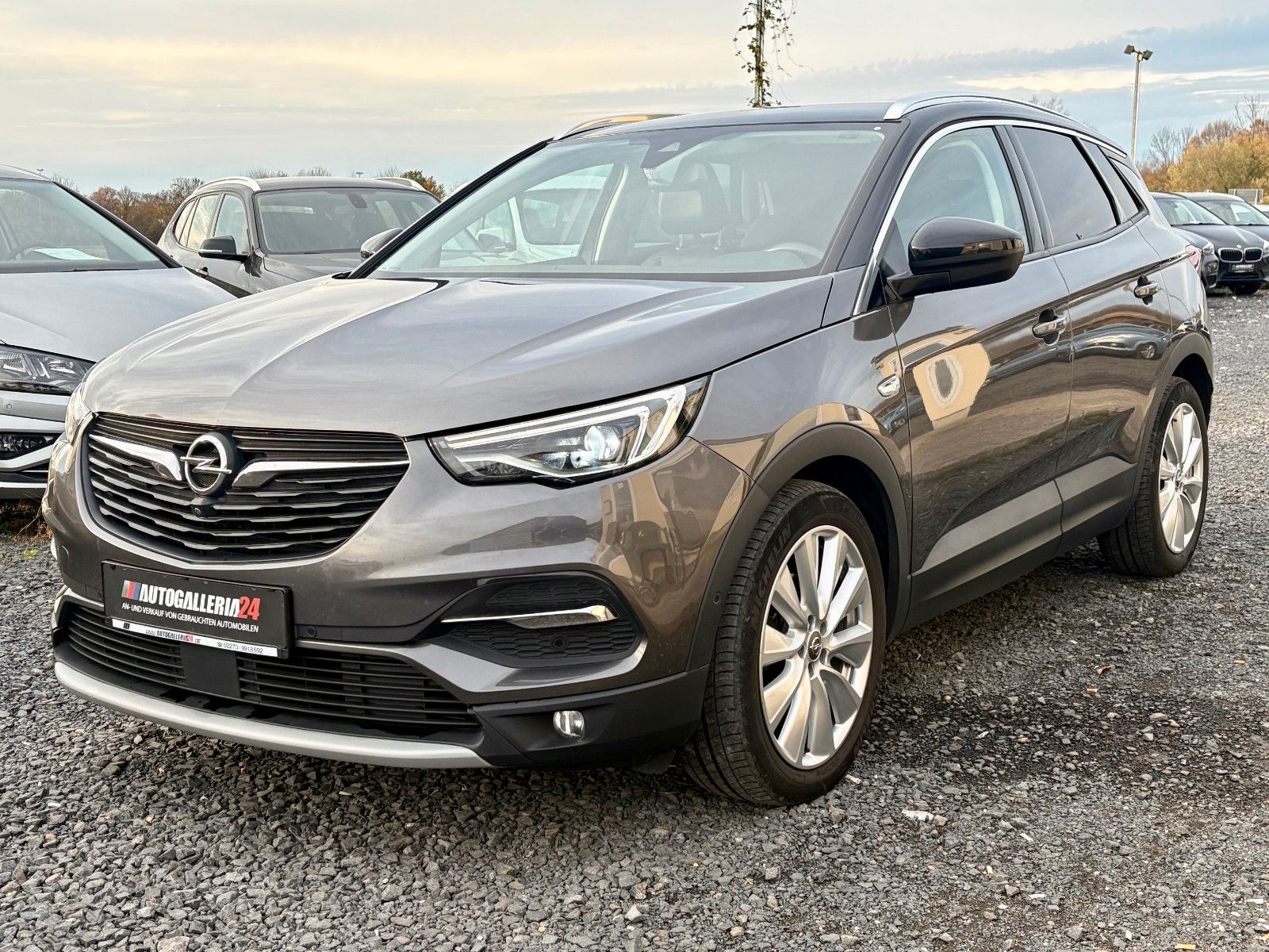 Fahrzeugabbildung Opel Grandland (X) Aut Navi Leder SPORTSITZE LED 1.HD
