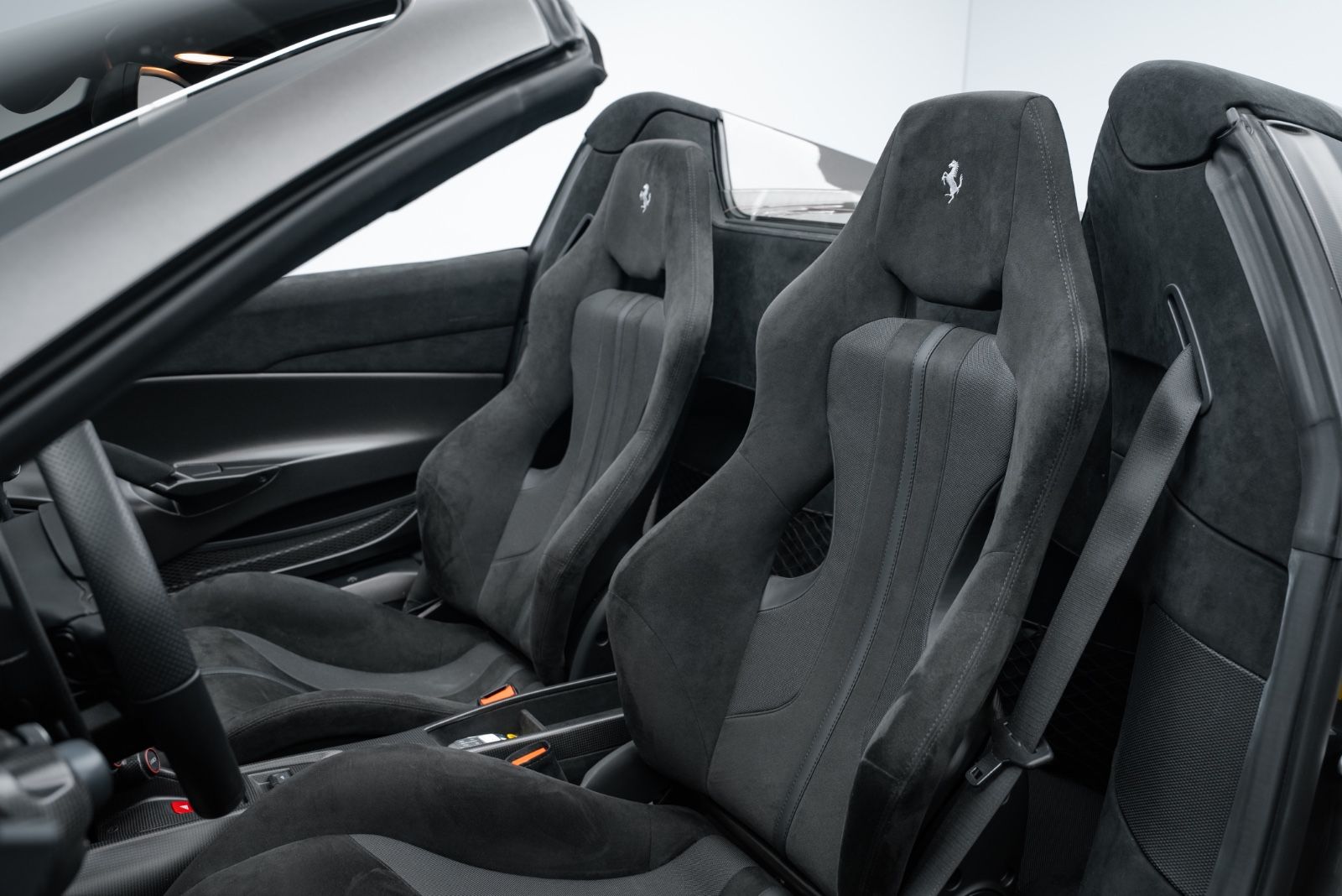 Fahrzeugabbildung Ferrari 488 Pista Spider CARBON/LIFT/1. HAND/STOCK/TOP