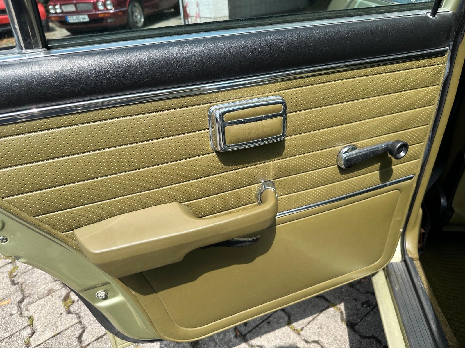 BMW 525 E12 150 CH BVM - TOIT OUVRANT