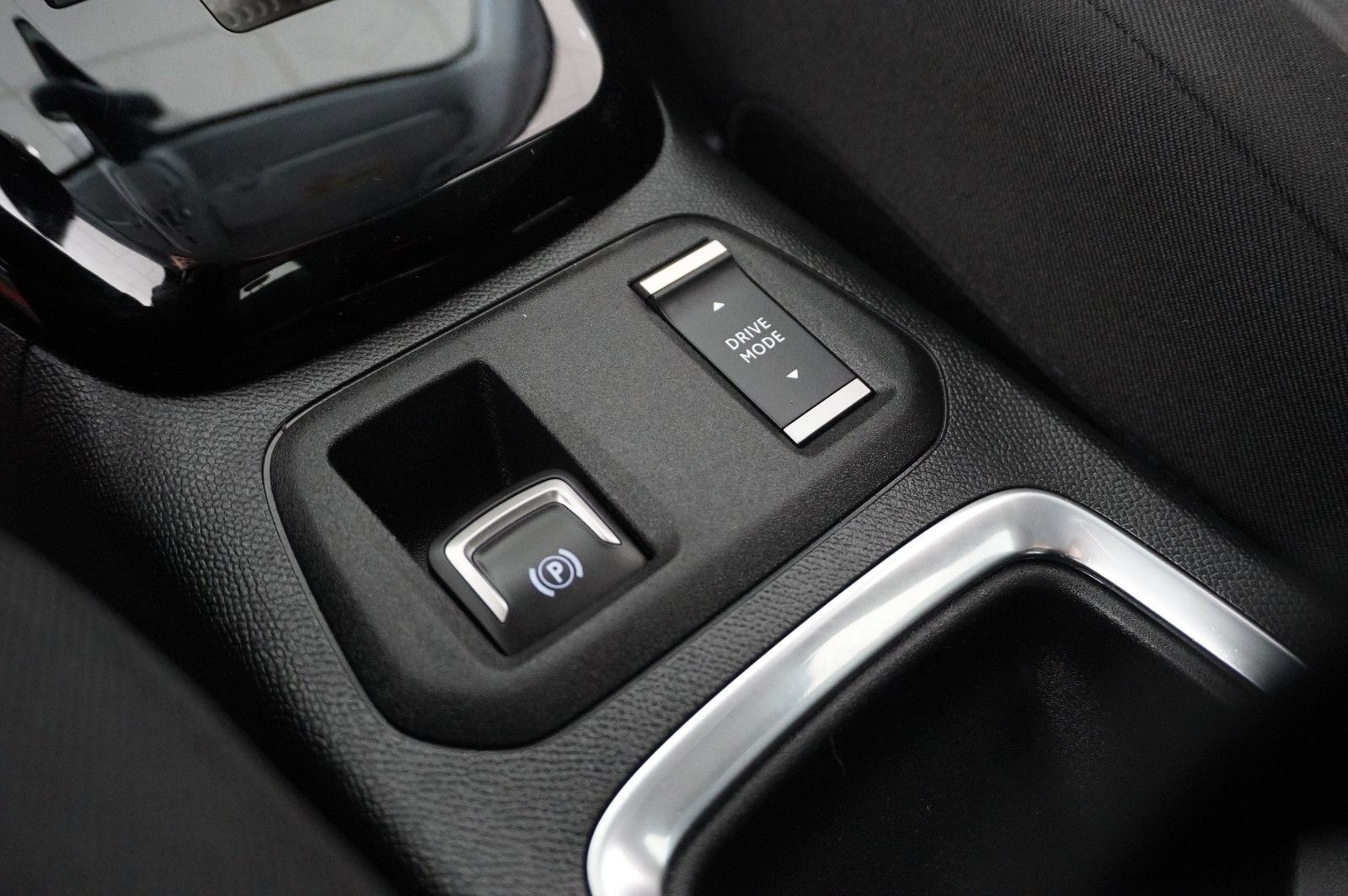 Fahrzeugabbildung Opel Corsa-e F EDITION 3-PHASIG NAVI/VIRT./SPORT/DAB+