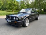 BMW 320i E30 Oldtimer, Schalter, Schiebedach, 2.Hand - BMW 320 Coupé E30 320i mit Benzin-Antrieb