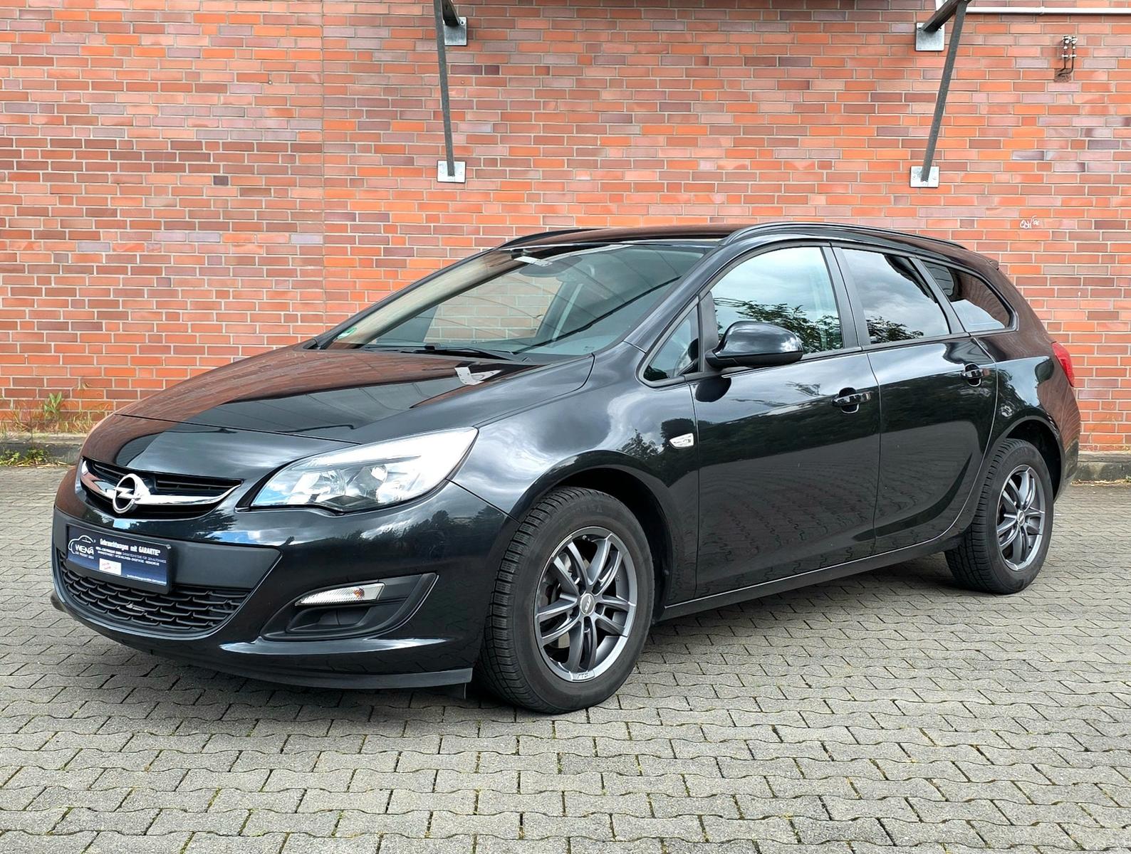 Opel Astra J Sports Tourer / Autom. /