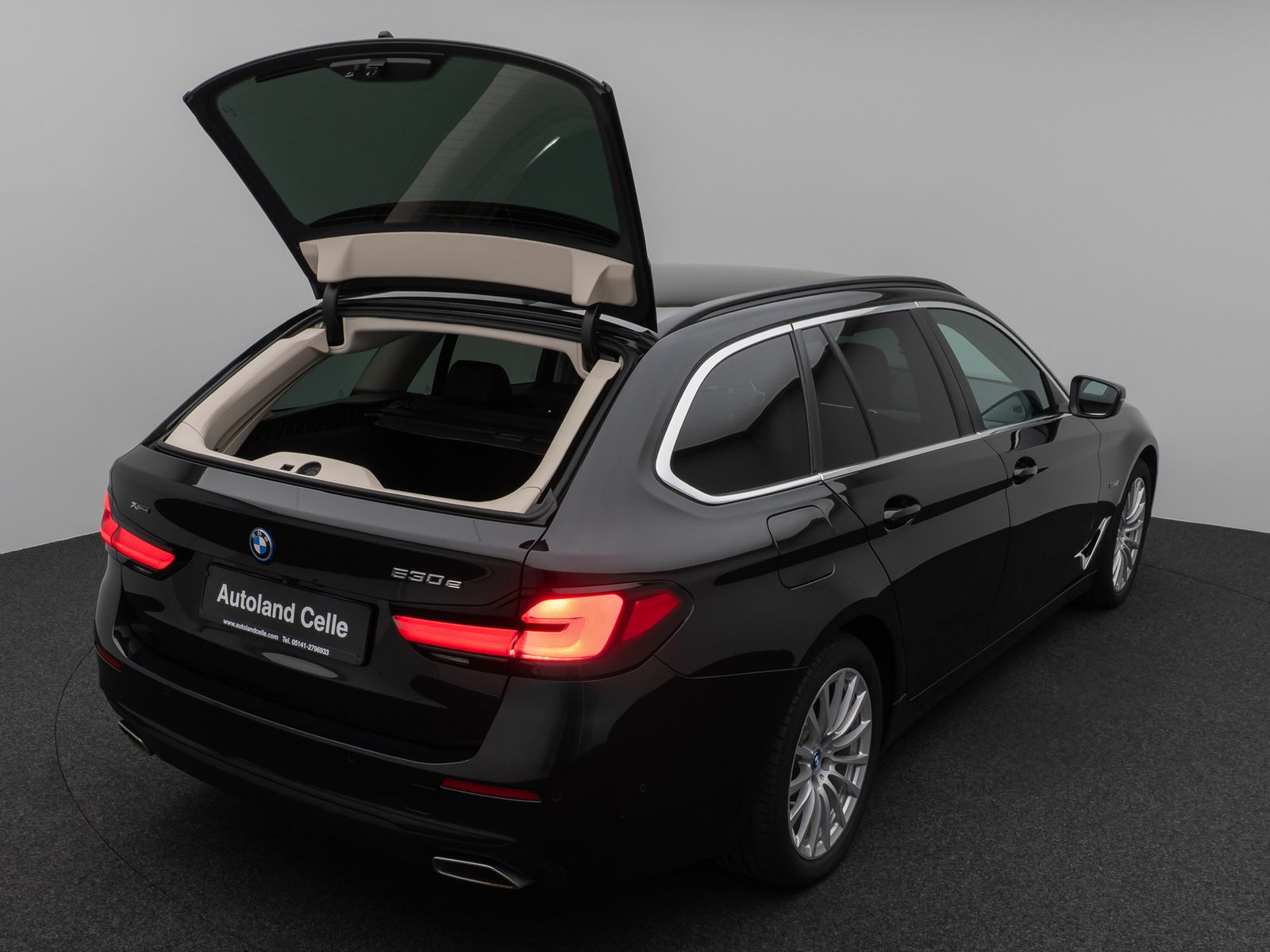 Fahrzeugabbildung BMW 530e xD Kamera Komfort DisplKey Alarm