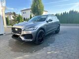 Jaguar F-Pace S 380PS AWD S Automatik S - graue Jaguar F-Pace
