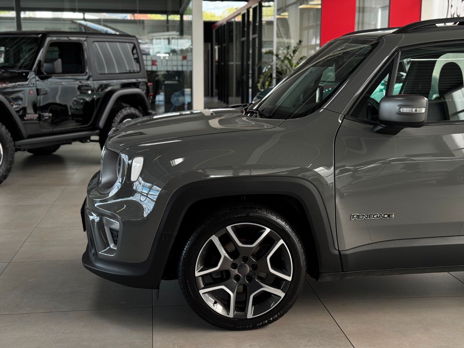 Fahrzeugabbildung Jeep Renegade 1.3 T-GDI Limited FWD "Navi- + Soundp."