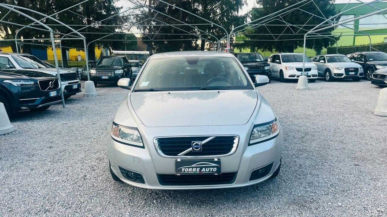 VOLVO V50 1.8 16V 125CH FLEXI-FUEL MOMENTUM