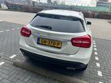 Mercedes-Benz GLA 180 - pano / navi / cruise / automatic - : Automatic