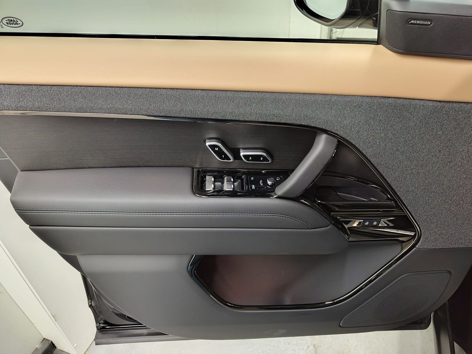 LAND ROVER Range Rover Sport D250 Dynamic SE Black Pano AHK – Bild 36
