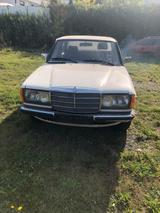 Mercedes-Benz 200 D - Mercedes-Benz Diesel Gebrauchtwagen aus dem Jahr 1984