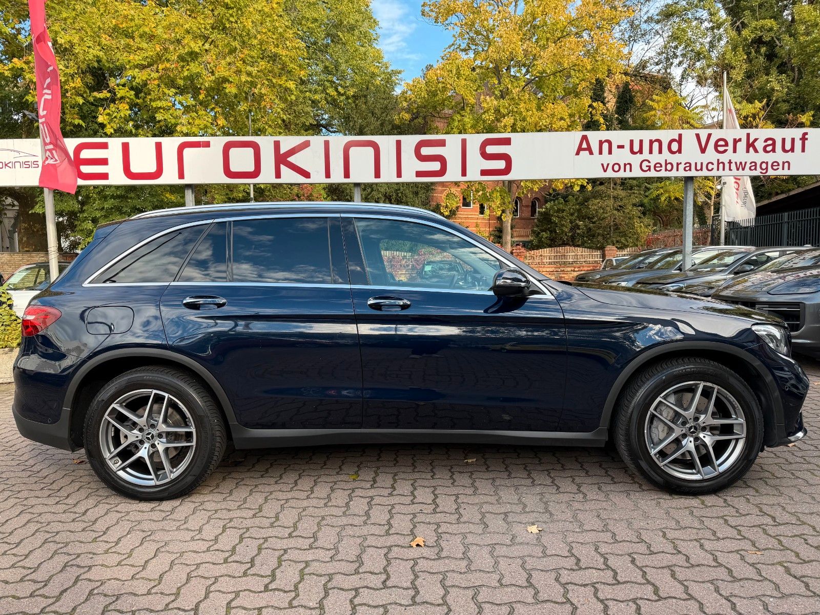 MERCEDES-BENZ GLC 300 4M*AMG*PANORAMA*BURM*LED*PDC*KAM