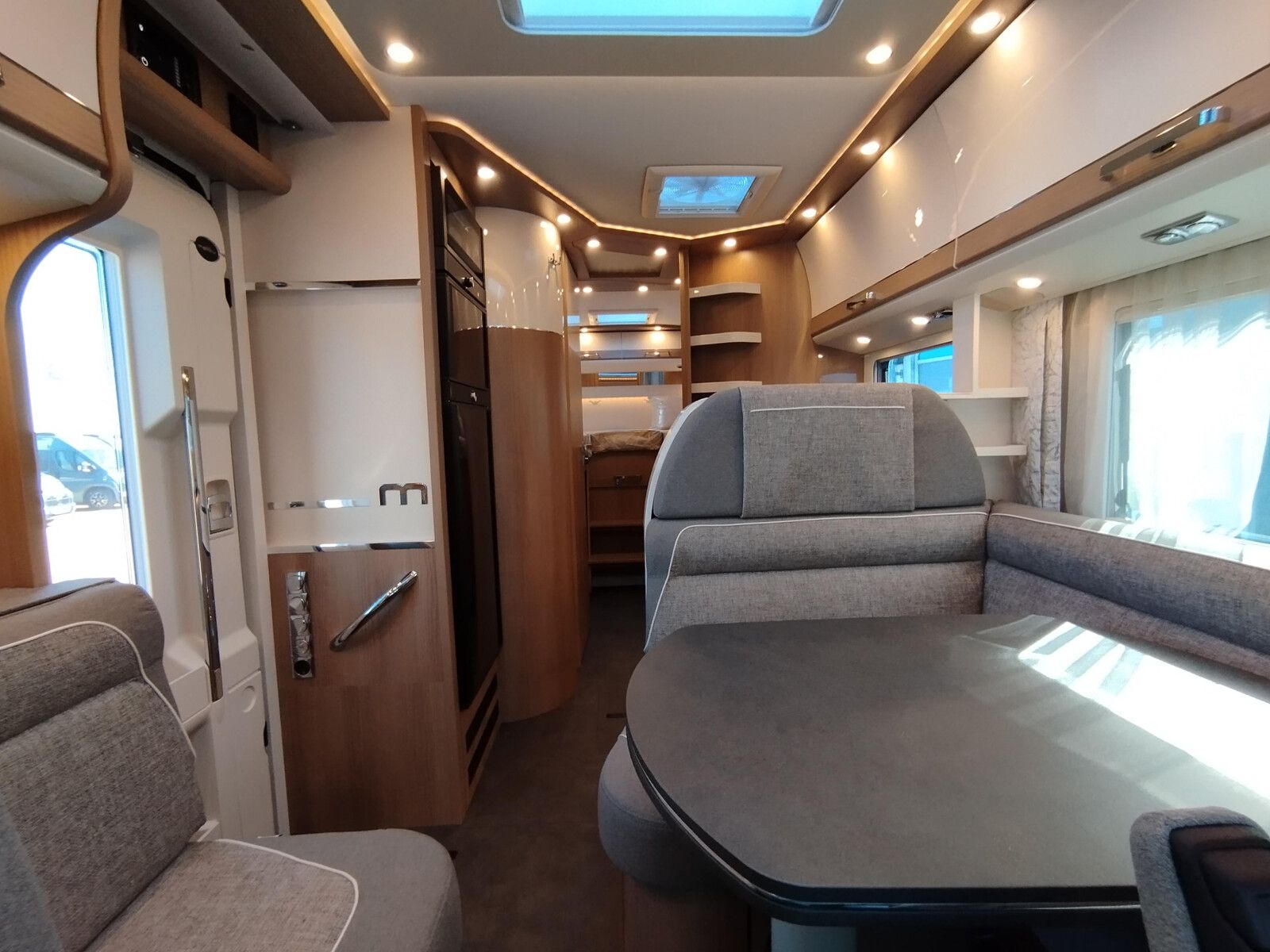 Fahrzeugabbildung Malibu T 490 RB LE comfort Mercedes,Distronic,LED,Autom