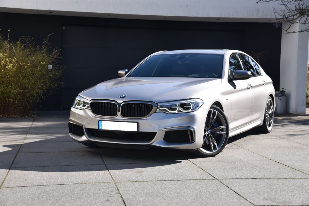 BMW M550