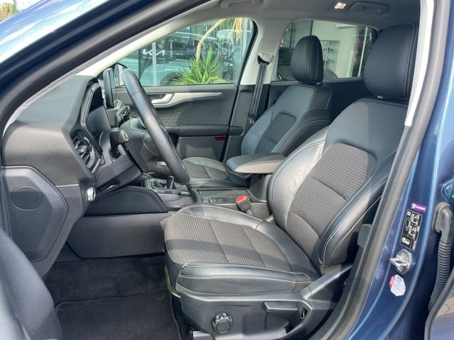 Fahrzeugabbildung Ford Kuga Titanium X elek Heckkl AHK abnehmbar LED