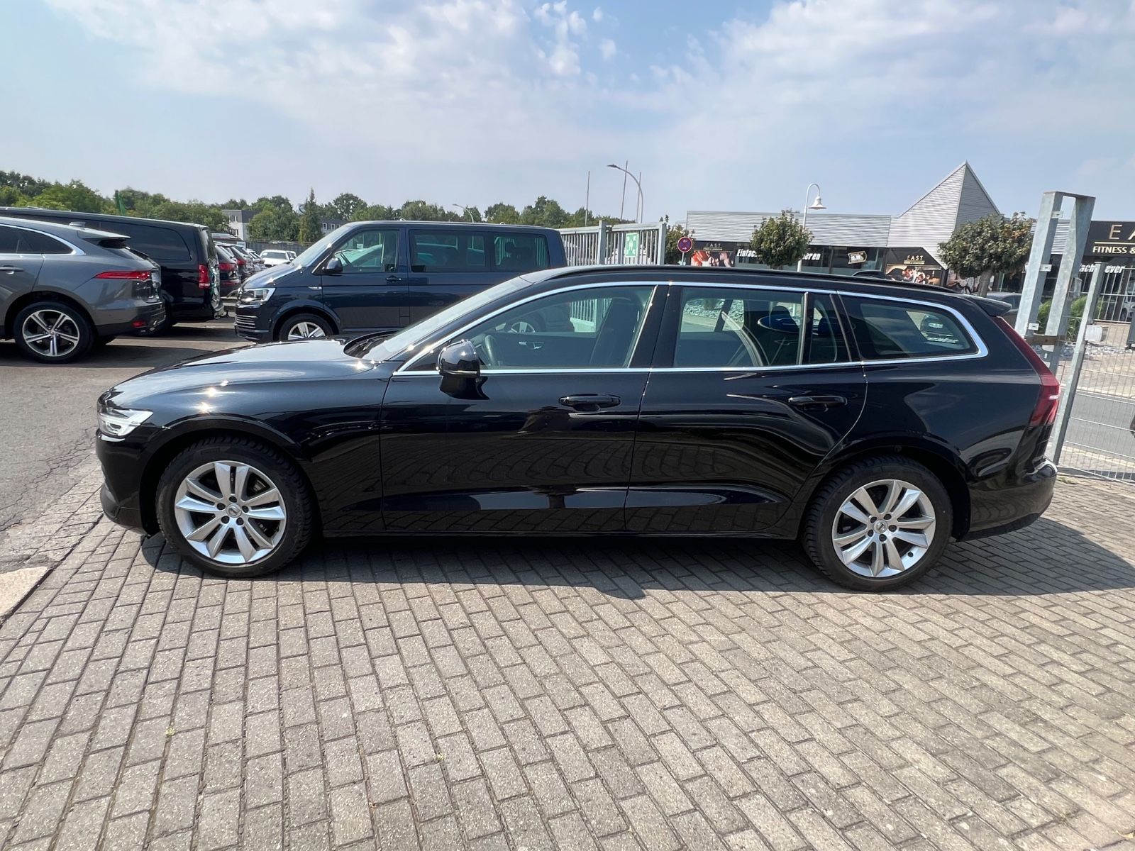 Volvo V60 B4 Kombi Core Parkassistent+Sitz Komfort imagem 2