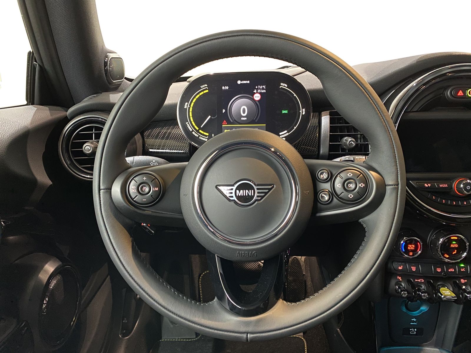 Fahrzeugabbildung MINI Cooper SE 97% Batterieleistung Head-Up Harman Ka