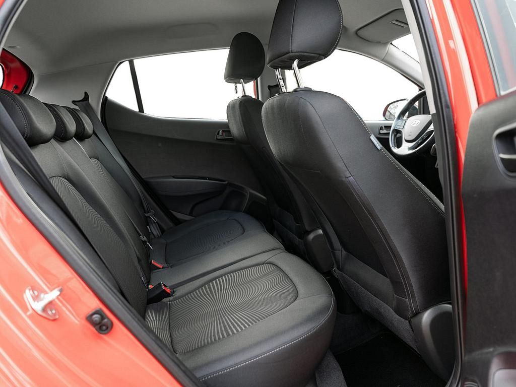 Fahrzeugabbildung Hyundai i10 1.0 Trend Sicherheits-Paket SHZ PDC