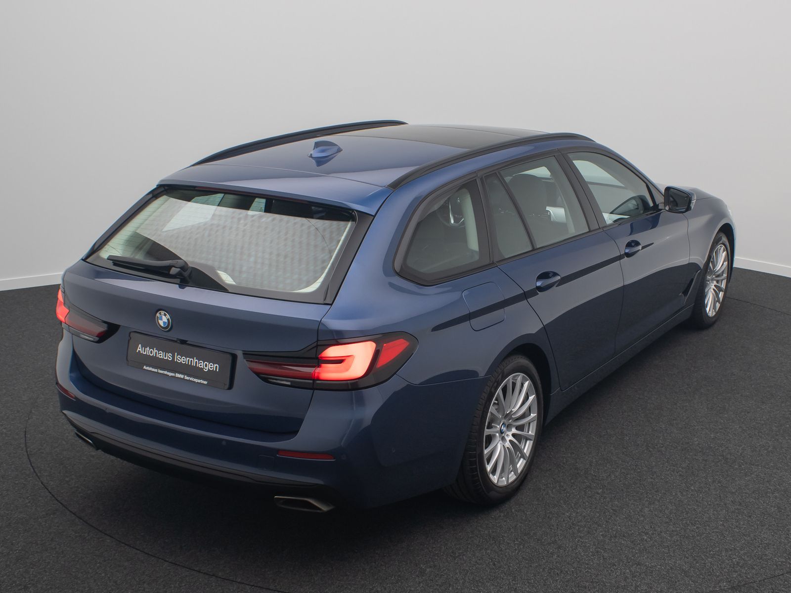 Fahrzeugabbildung BMW 540d xD Panorama Kamera DAB HiFi Lenkrhzg Sport