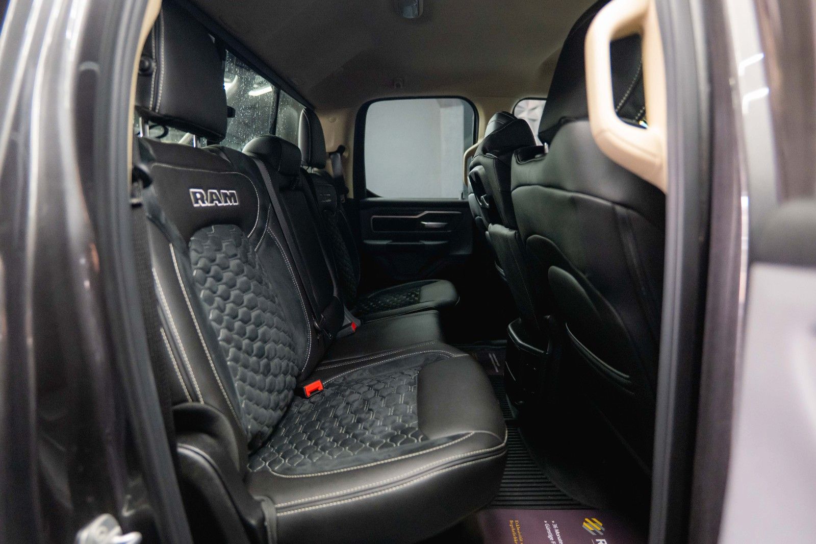 Fahrzeugabbildung Dodge RAM 5.7 V8 HEMI 4x4 OFFROAD LONGBED Limited LED