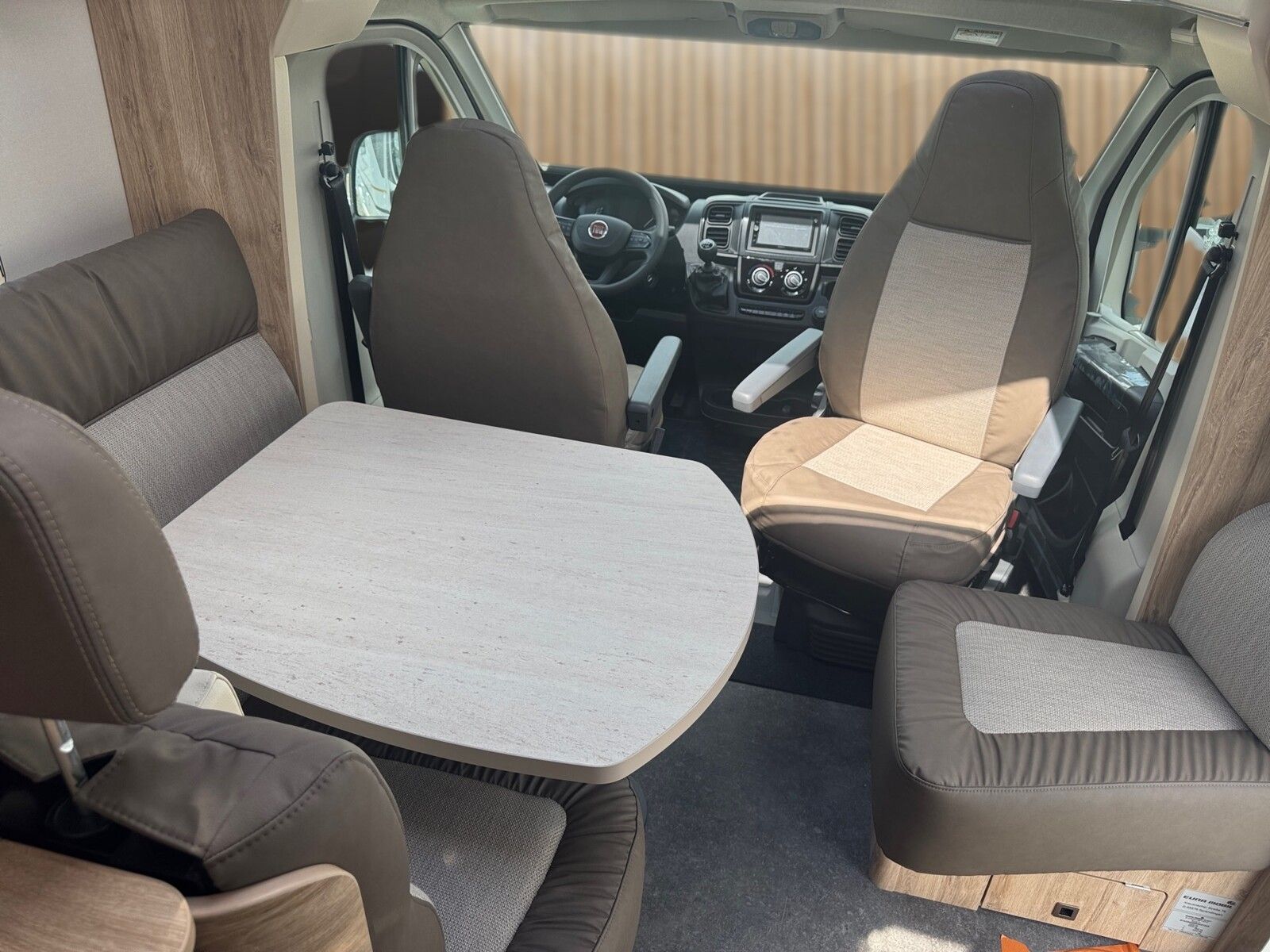 Fahrzeugabbildung Eura Mobil Profila T PT 660 EB Dachklima/Mark./Mondial