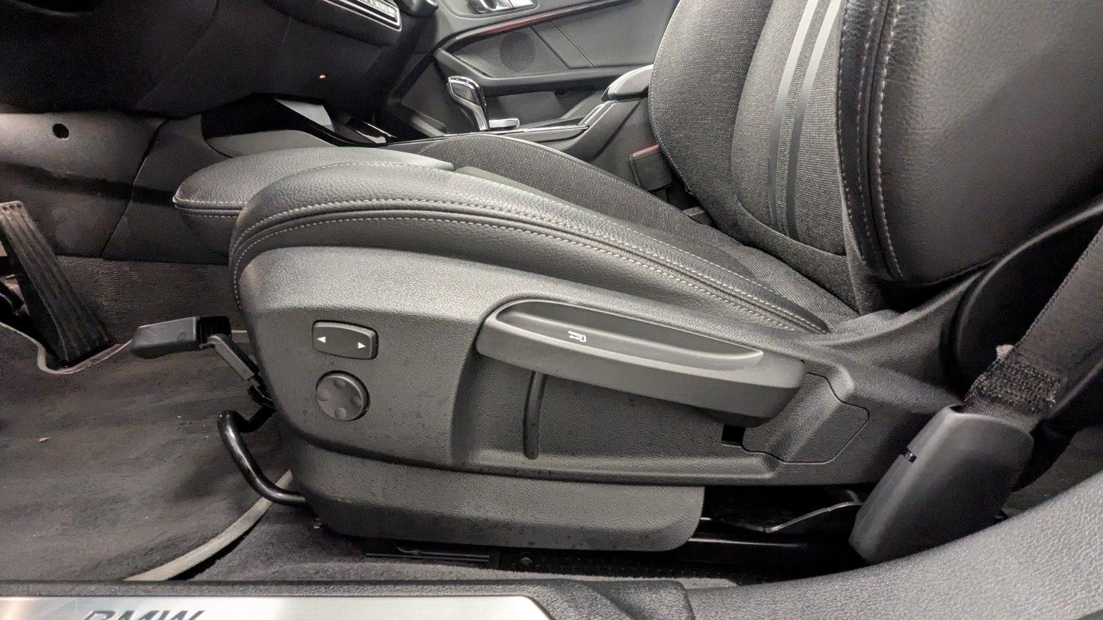 BMW 1 Series i Sport Line HiFi PA DAB LED 17'', миниатюра 17