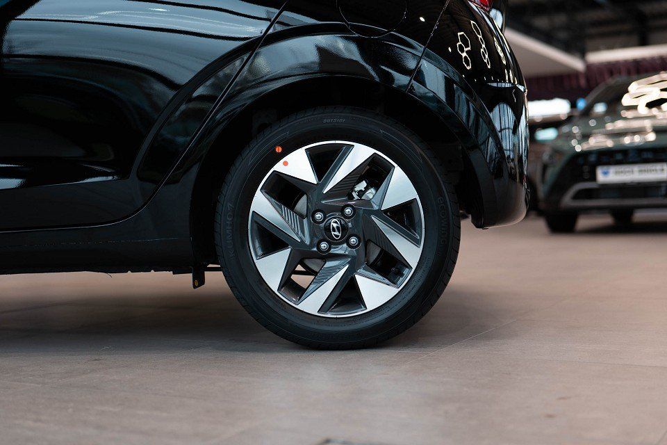 Fahrzeugabbildung Hyundai i10 1.2 Benzin A/T Trend
