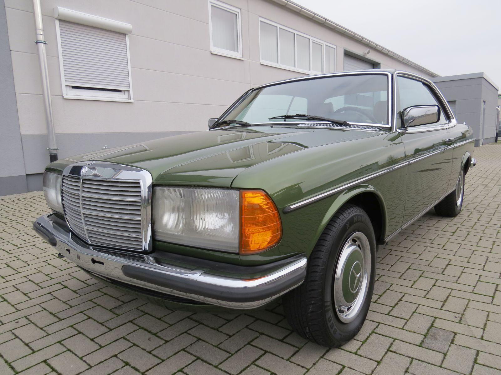 Mercedes-Benz 230