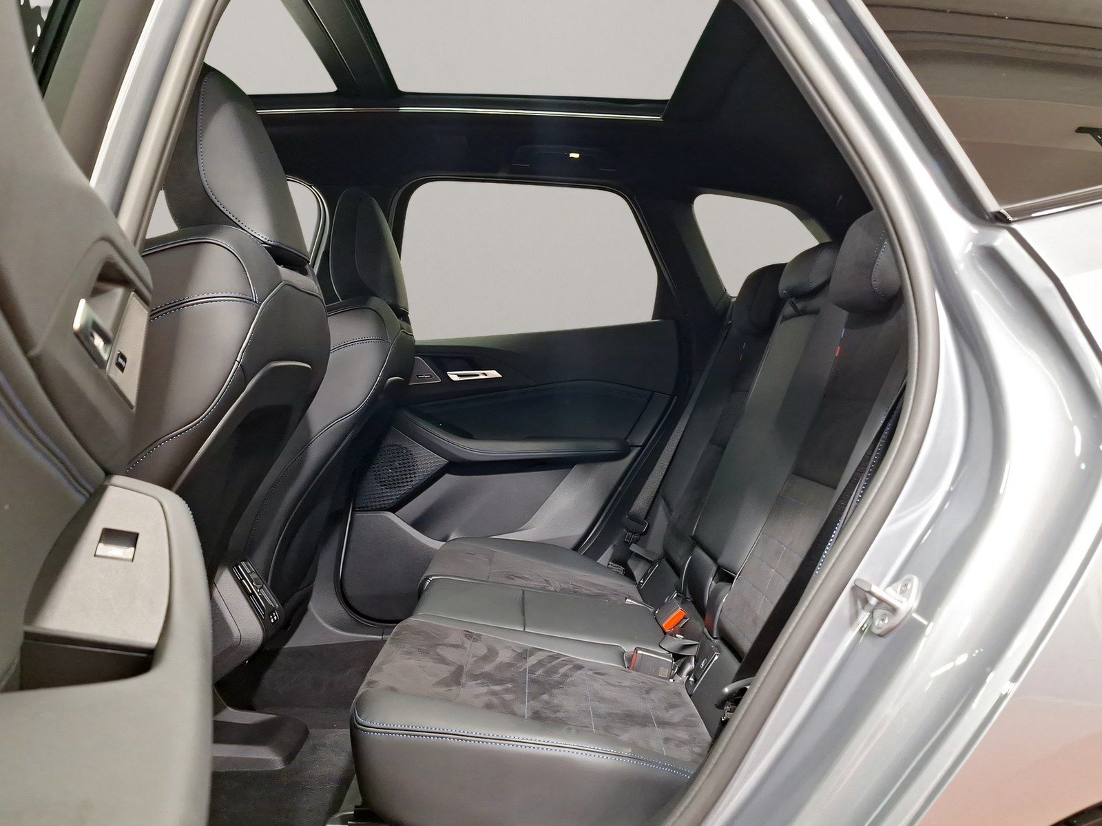 BMW 223 Active Tourer - Bild 6