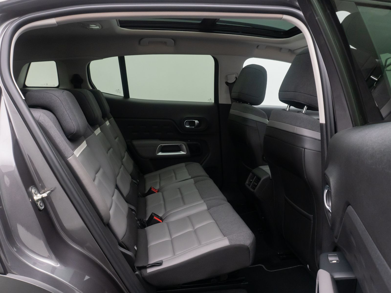 Fahrzeugabbildung Citro&euml;n C5 Aircross SHINE 360&deg;ACC Panorama AHK 19" Voll