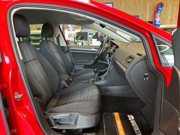 Volkswagen Golf VII Lim. Lounge BMT *PDC*