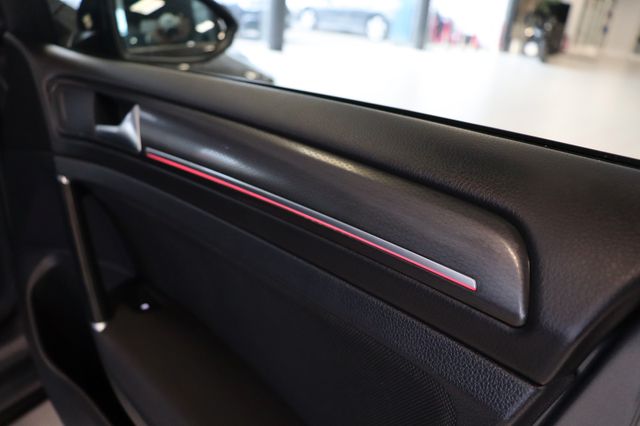 Fahrzeugabbildung Volkswagen Golf VII Lim. GTI BMT/Start-Stopp|LED|ACC|NAVI|