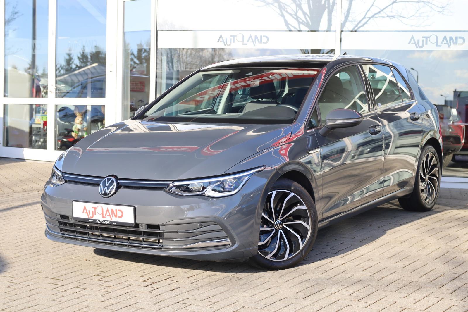 Volkswagen Golf VIII 1.5 TSI Style Matrix Navi Panorama ACC