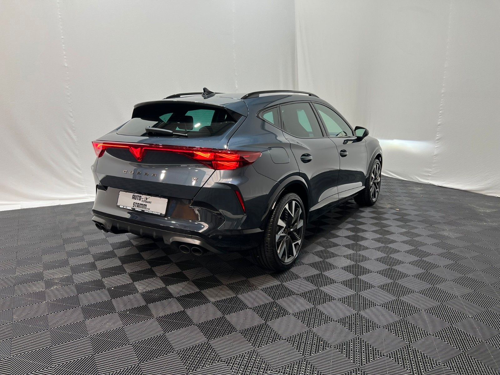 Fahrzeugabbildung CUPRA Formentor 2.0 TSI 245kW VZ DSG 4Drive