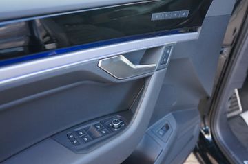 Fahrzeugabbildung Volkswagen Touareg R-Line 4Motion Black Style NETTO EXPORT