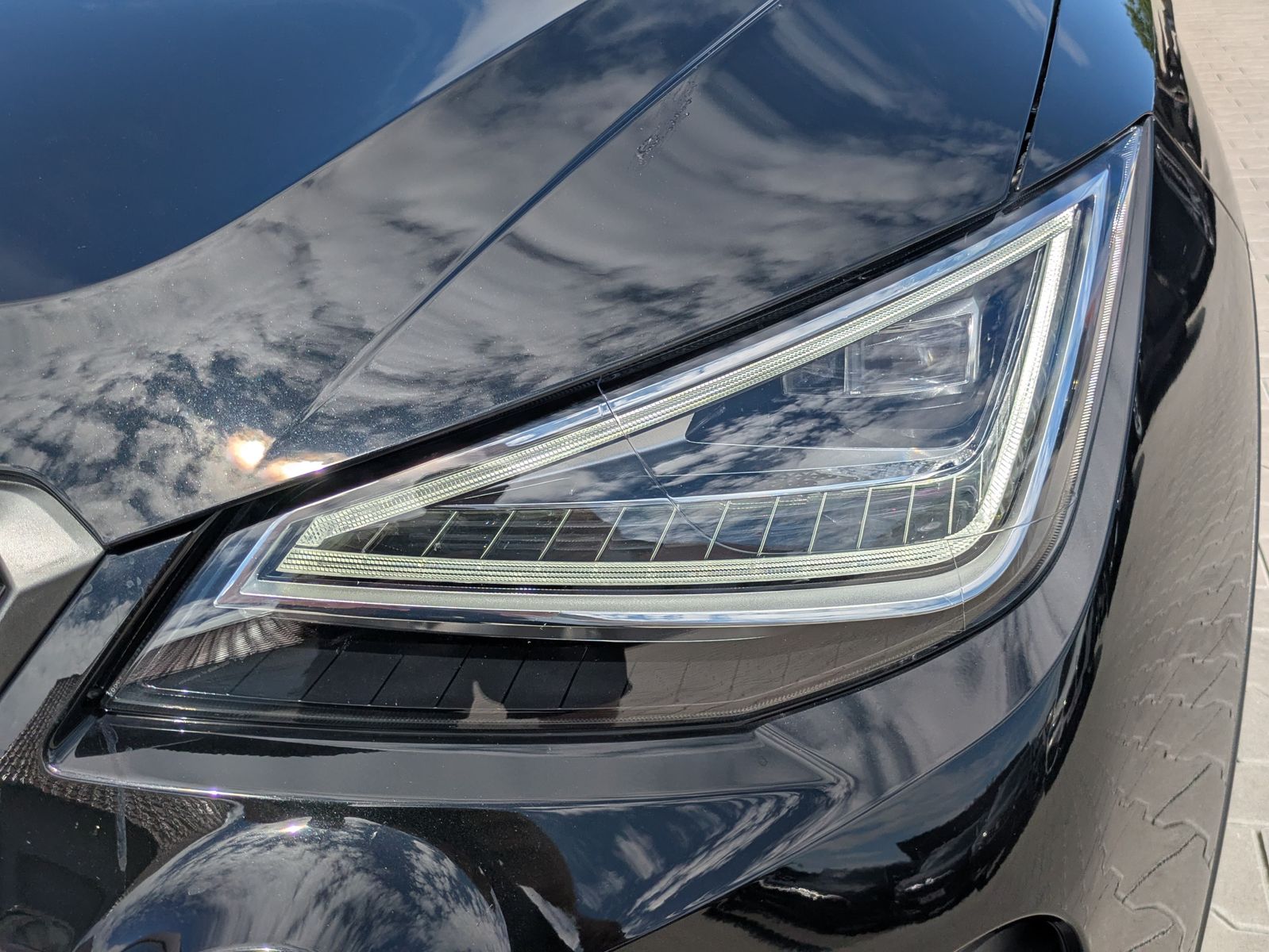 Fahrzeugabbildung SEAT Arona 1.0 TSI FR DSG AHK*ACC*LED*APP*DAB*KAMERA