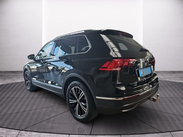 Fahrzeugabbildung Volkswagen Tiguan 1.5 TSI 6-Gang MOVE AHK NAVI MATRIX 360°