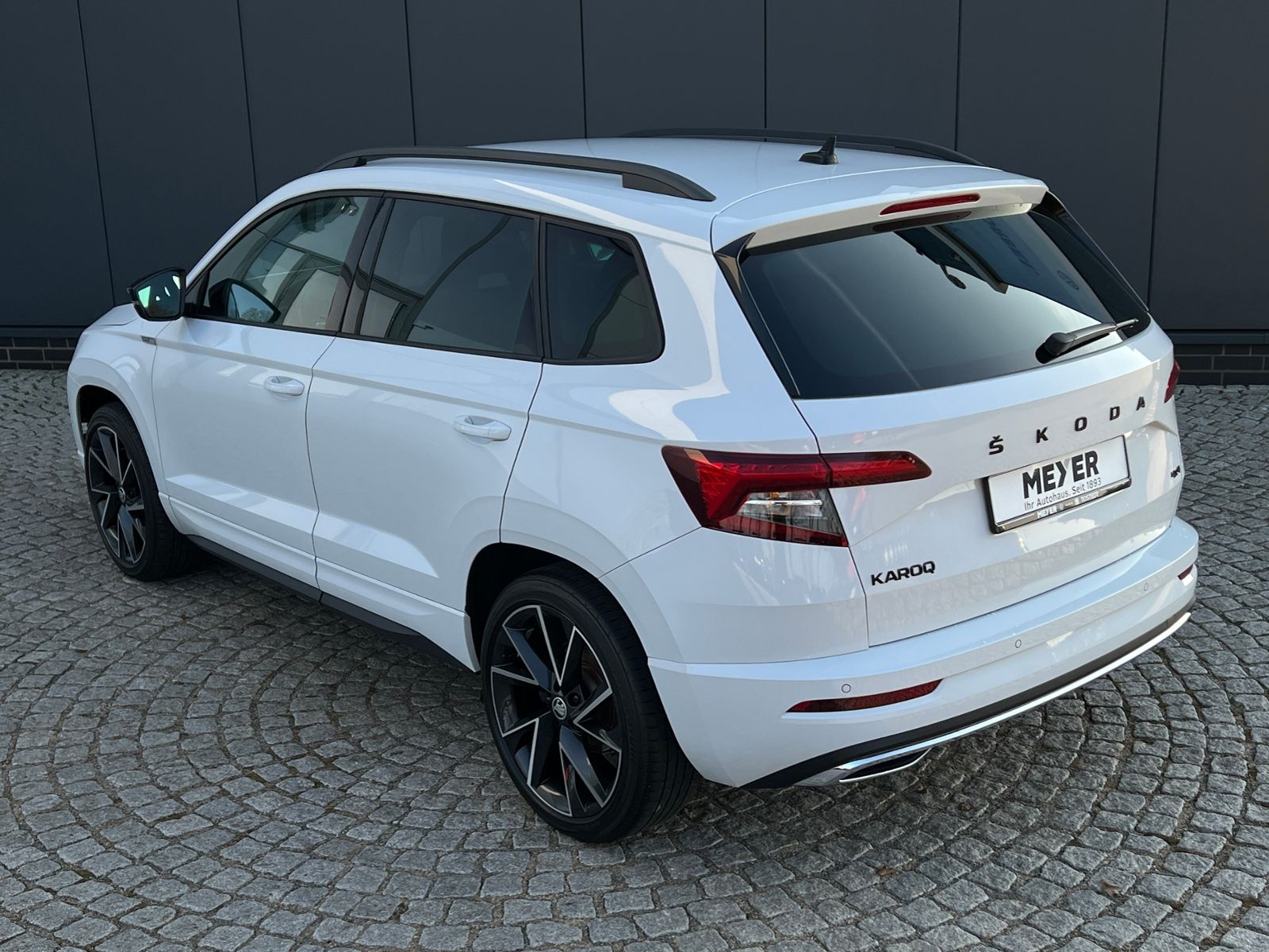 Fahrzeugabbildung SKODA Karoq Sportline 2.0 TSI DSG 4x4*AHK,elekt.Heckkl