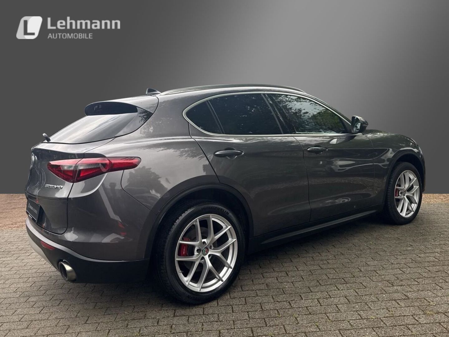 Fahrzeugabbildung Alfa Romeo Stelvio Super Q4 -Panoramadach-Xenon-AHK-