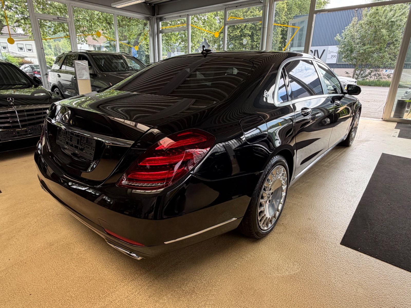 Fahrzeugabbildung Mercedes-Benz S 560 S Maybach Limousine 4Matic