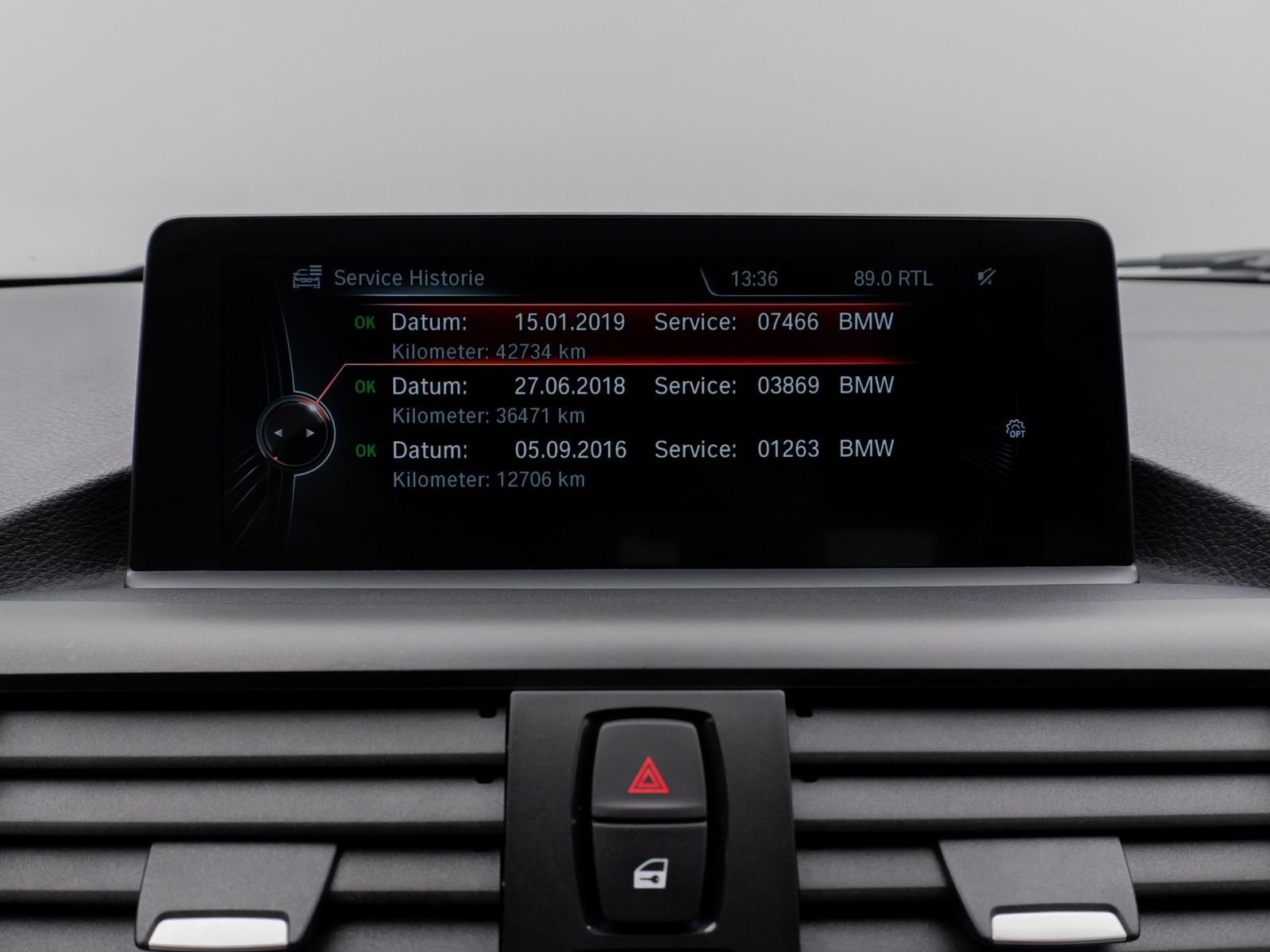 Fahrzeugabbildung BMW 228i Coupé M Sport NaviPro DAB HiFi Xenon PDC