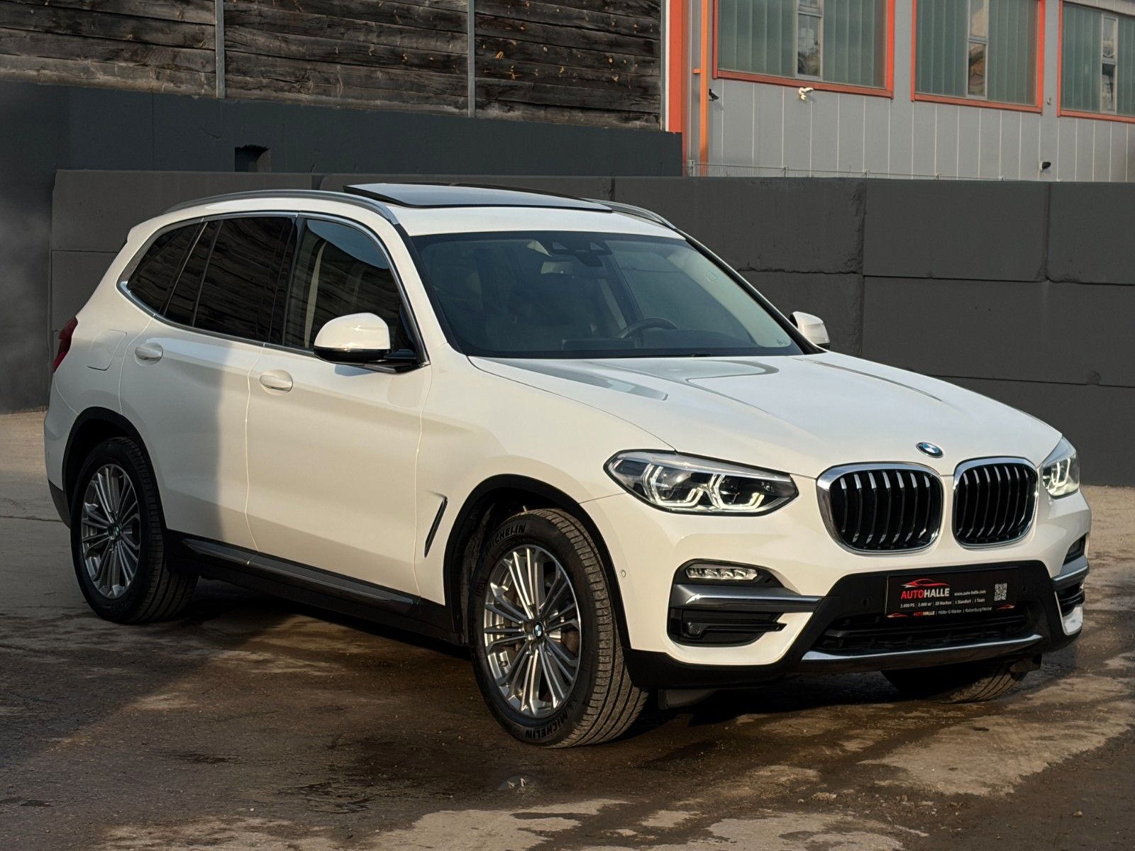 Fahrzeugabbildung BMW X3 xDrive 30i Luxury Line Pano Akustik Komf. HuD